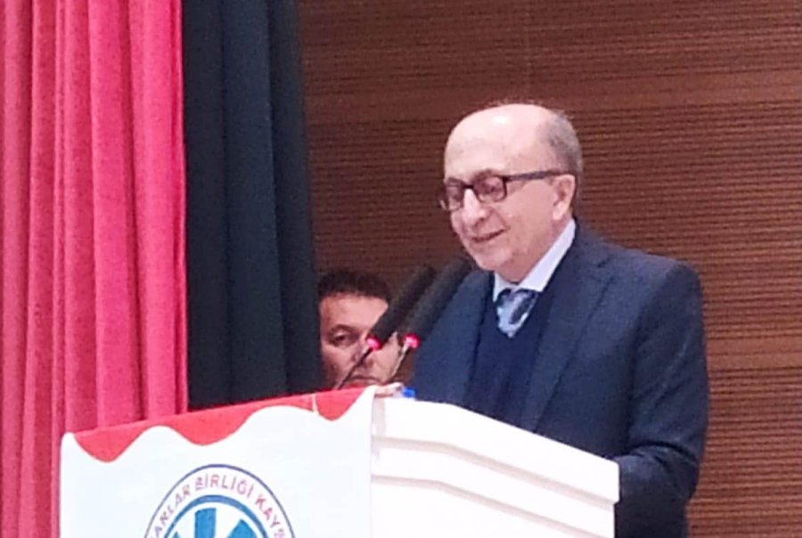 Şair-yazar Metin Önal Mengüşoğlu ’ahlak Ve Düşünce Adamı Mehmet Akif’ Konferansına Katıldı