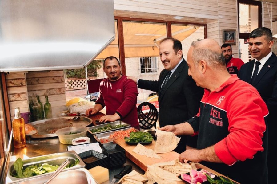 Vali Pehlivan, Karamancılar Konağı Restorasyon Çalışmalarını İnceledi