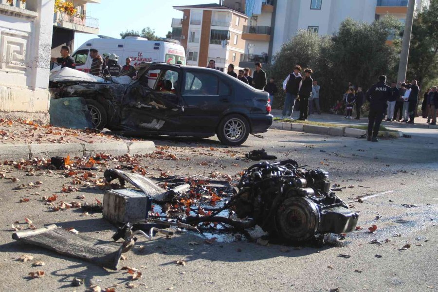 Hafif Ticari Araç İle Otomobilin Çarpıştığı Kazada Can Pazarı
