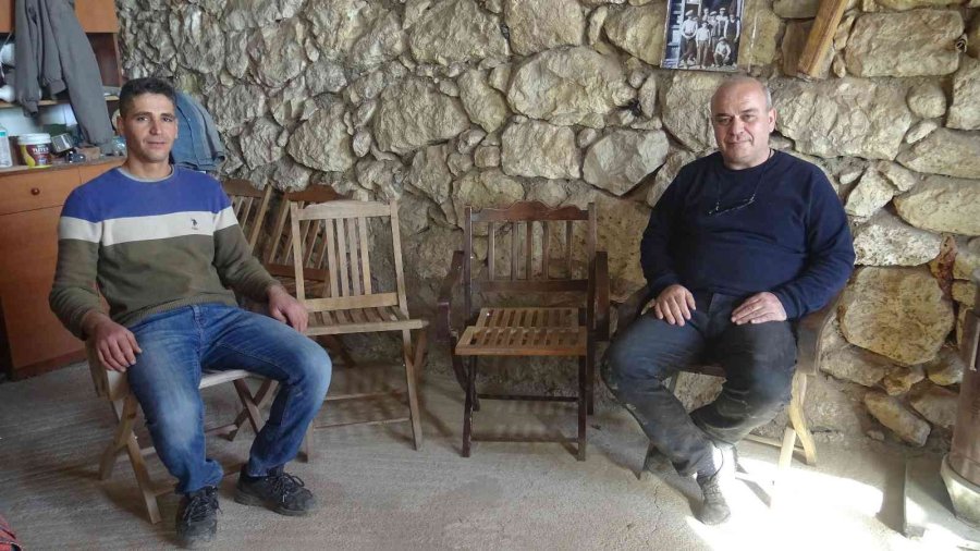 Ömürlük Ahşap Sandalyeler İlgi Çekiyor