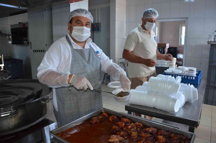 Alanya’da 145 Bin 139 Kişilik Sıcak Yemek Ulaştırıldı