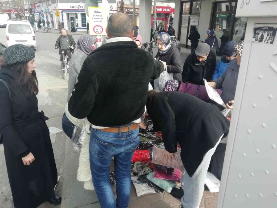 Eskişehir’de ’20 Liralık Kazak’ İzdihamı