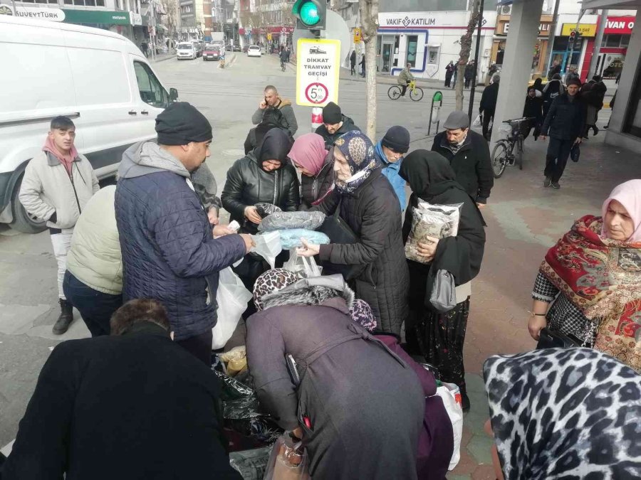 Eskişehir’de ’20 Liralık Kazak’ İzdihamı