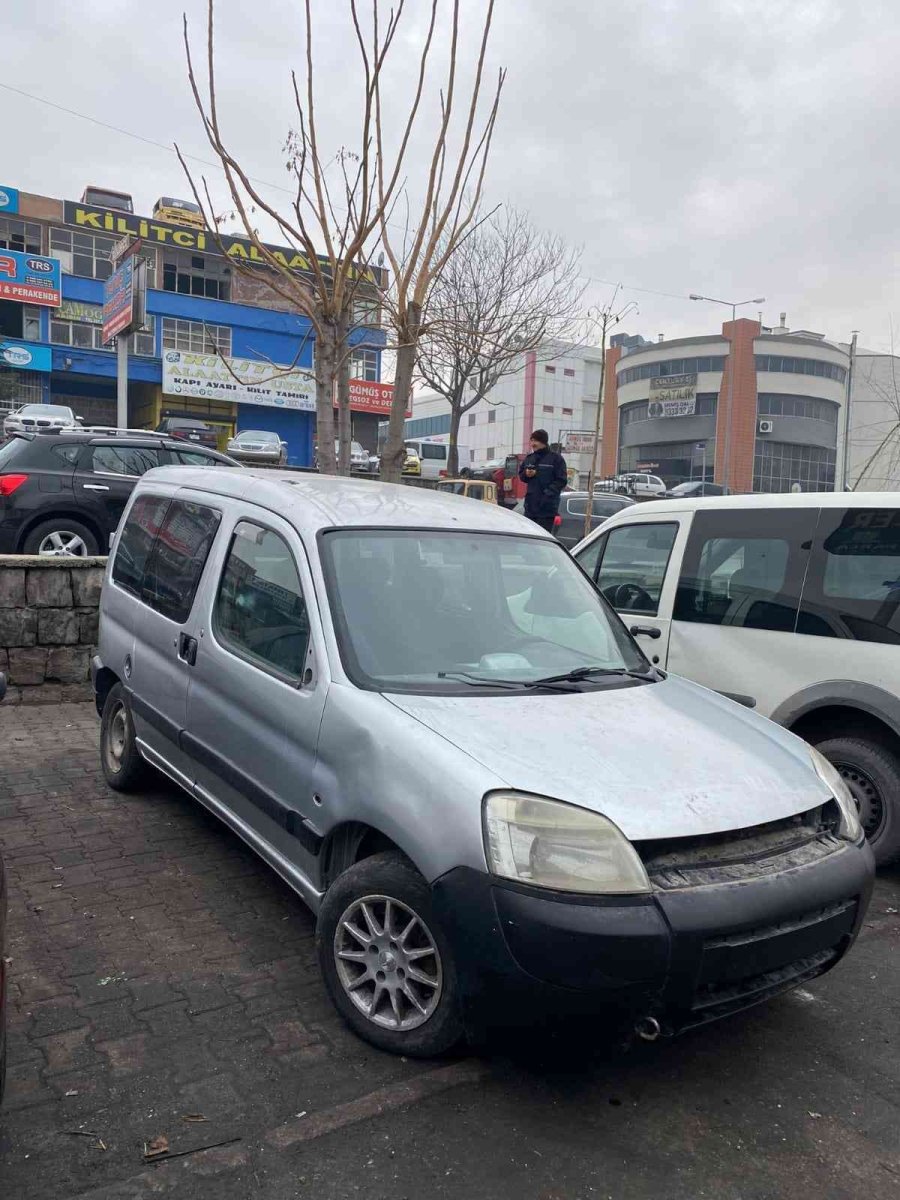 Araçları Change Yapmak İsteyen 8 Kişi Yakalandı