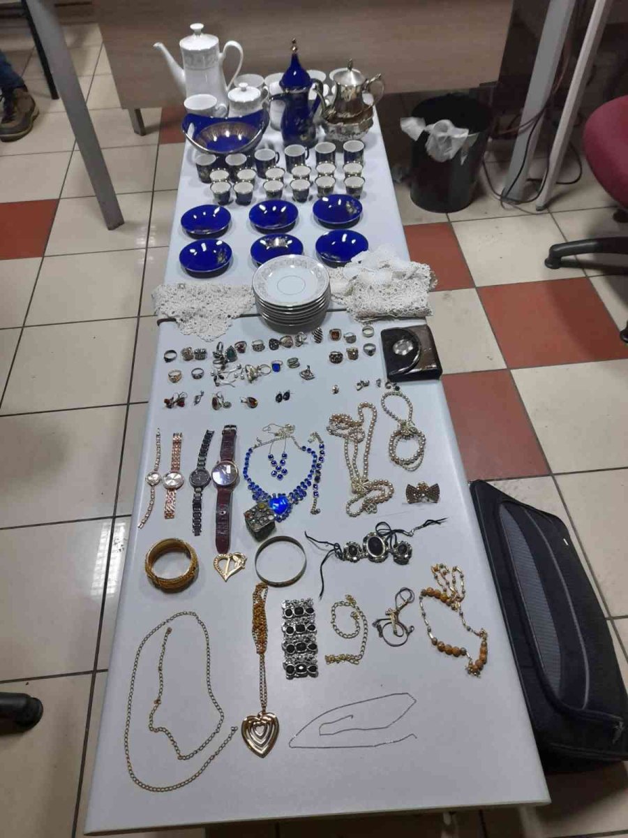 Yazlık Villadan Milyonluk Eşya Hırsızlığı