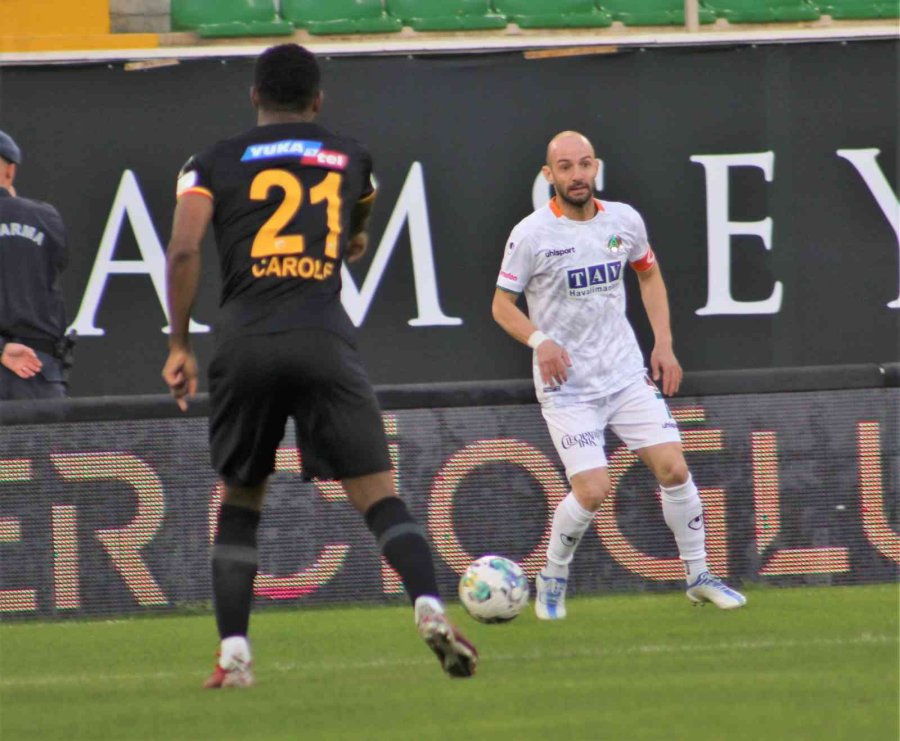 Spor Toto Süper Lig: Alanyaspor: 2 - Kayserispor: 0 (ilk Yarı)