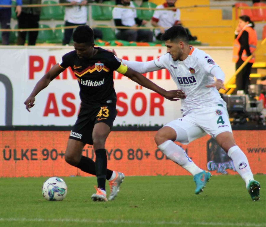 Spor Toto Süper Lig: Alanyaspor: 2 - Kayserispor: 0 (ilk Yarı)
