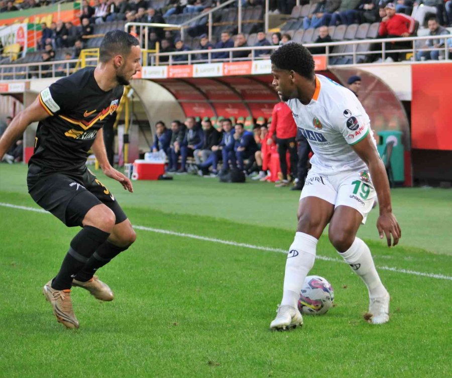 Spor Toto Süper Lig: Alanyaspor: 2 - Kayserispor: 0 (ilk Yarı)