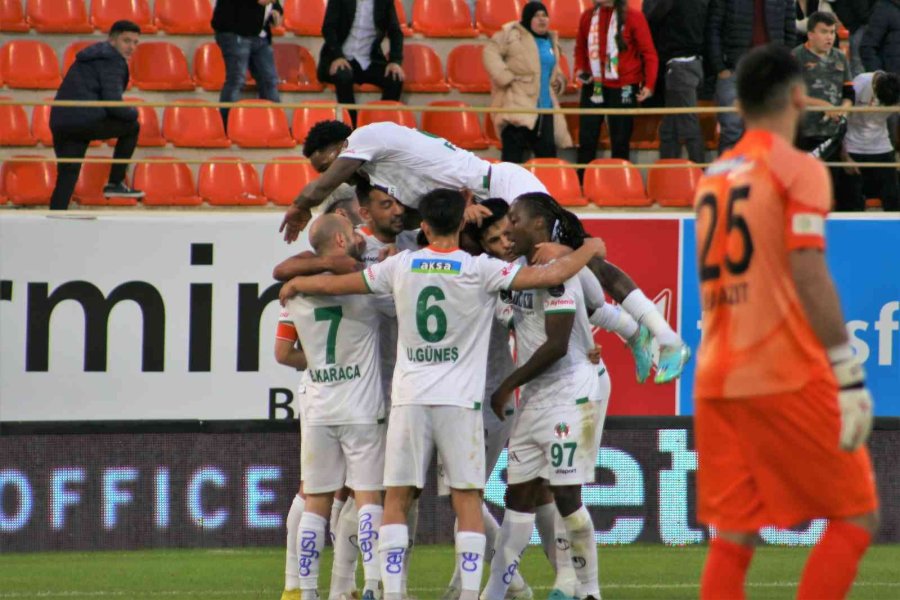 Spor Toto Süper Lig: Alanyaspor: 2 - Kayserispor: 0 (ilk Yarı)