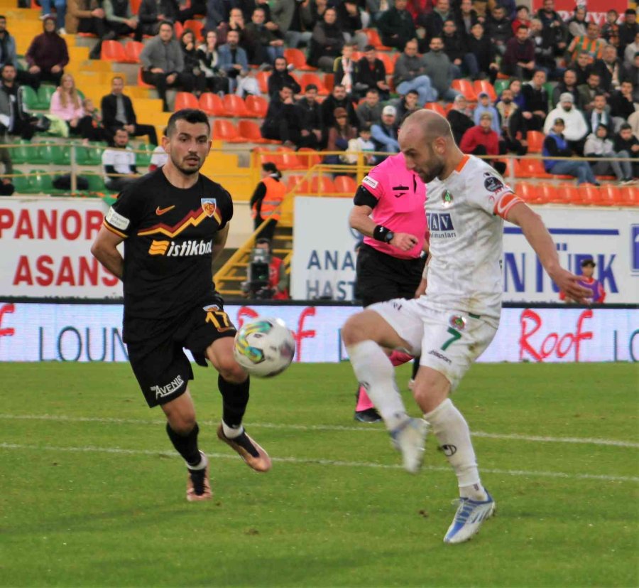 Spor Toto Süper Lig: Alanyaspor: 2 - Kayserispor: 0 (ilk Yarı)
