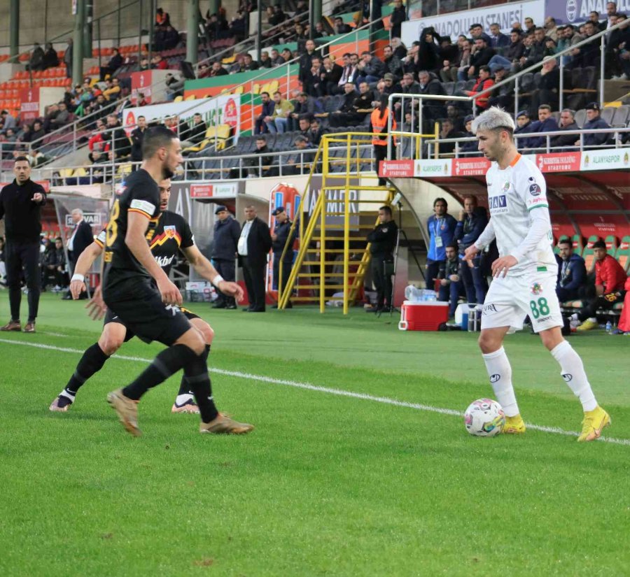 Spor Toto Süper Lig: Alanyaspor: 2 - Kayserispor: 0 (ilk Yarı)
