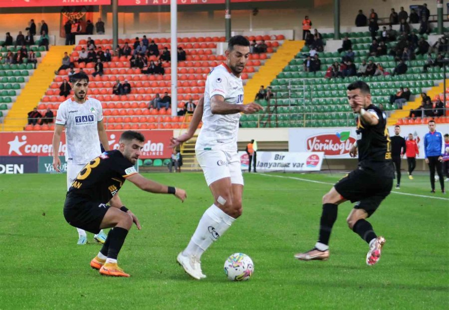 Spor Toto Süper Lig: Alanyaspor: 2 - Kayserispor: 0 (ilk Yarı)