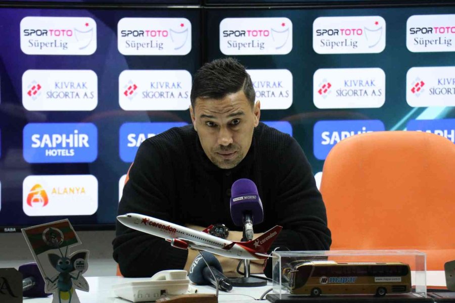 Çağdaş Atan: “sahanın Dışında Kaybettiğimiz 3 Puanlar Bizi Çok Üzüyor”