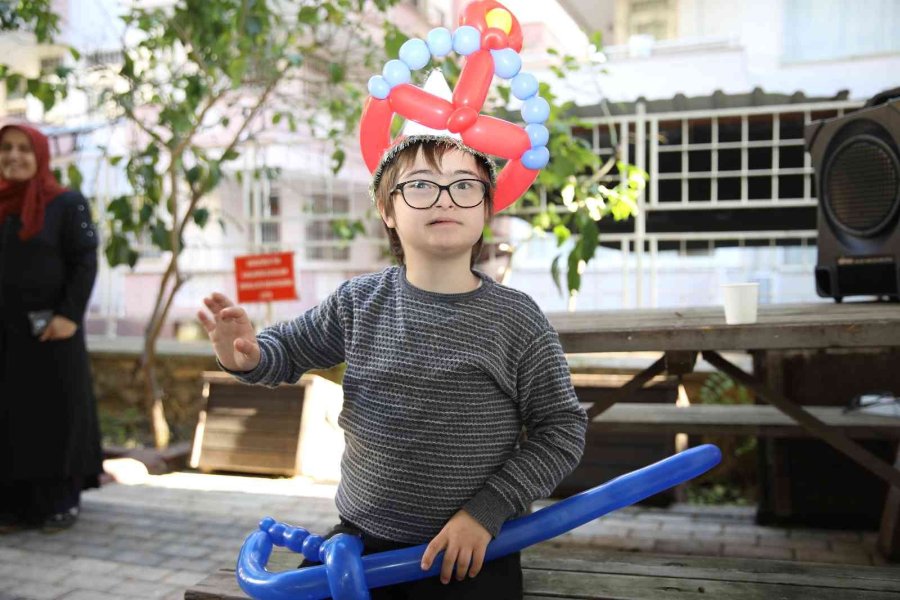 Alanya Belediyesi’nden Engelli Bireyler İçin Yılbaşı Etkinliği