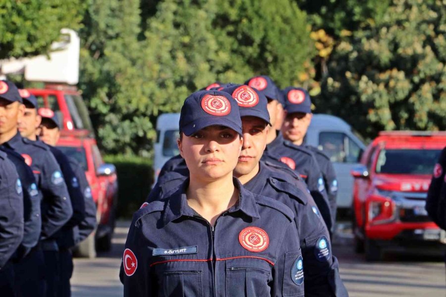 Antalya’da Eğitimi Tamamlanan 97 İtfaiye Eri Türk Bayrağına El Basarak Yemin Etti