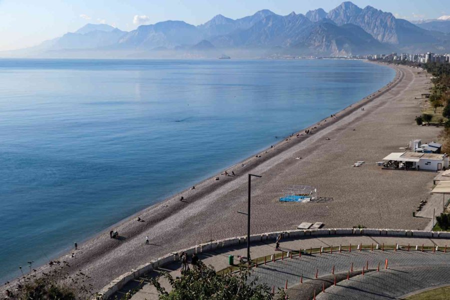 Antalya’da Yılın Son Deniz Keyfi