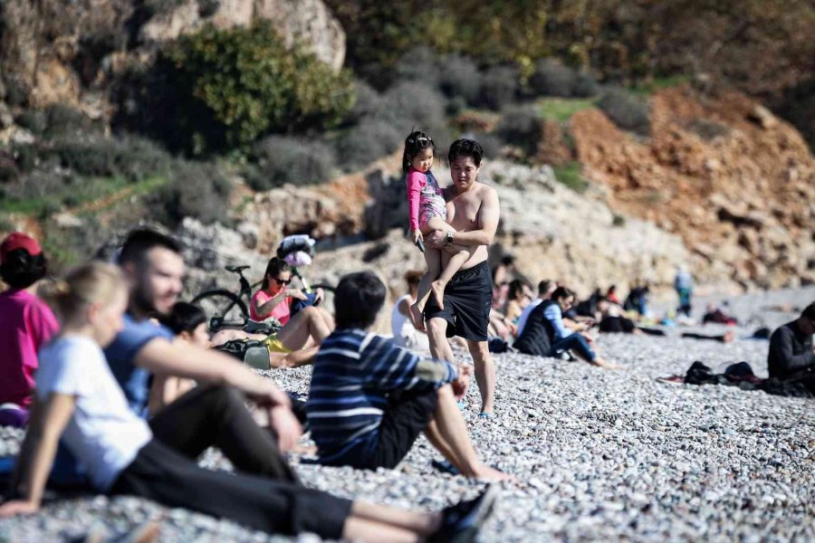 Antalya’da Yılın Son Deniz Keyfi