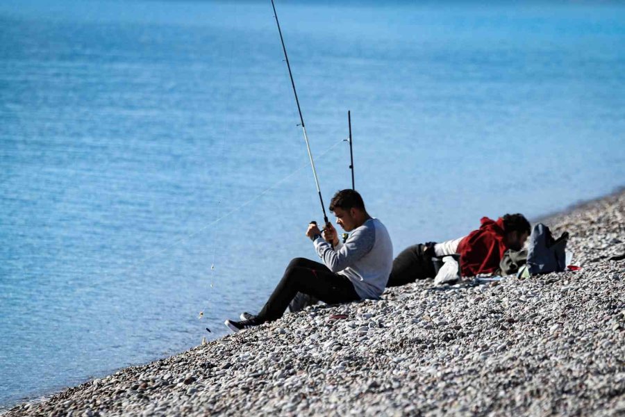 Antalya’da Yılın Son Deniz Keyfi