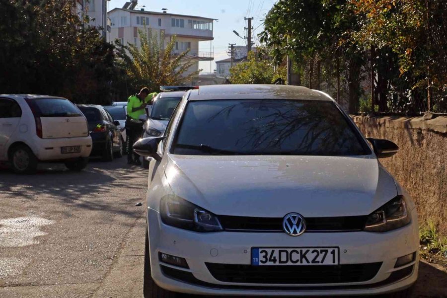 ’dur’ İhtarına Uymadı, Yakalanacağını Anlayınca Otomobilini Bırakıp Kaçtı