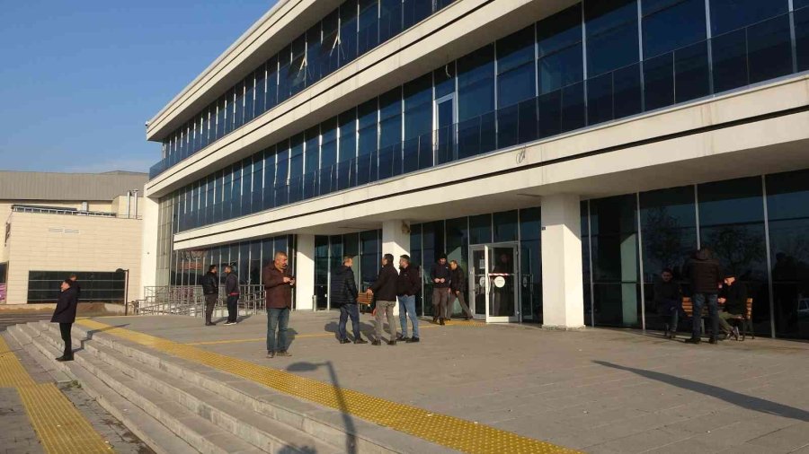 Sgk’nın Önü Eyt’liler İle Doldu