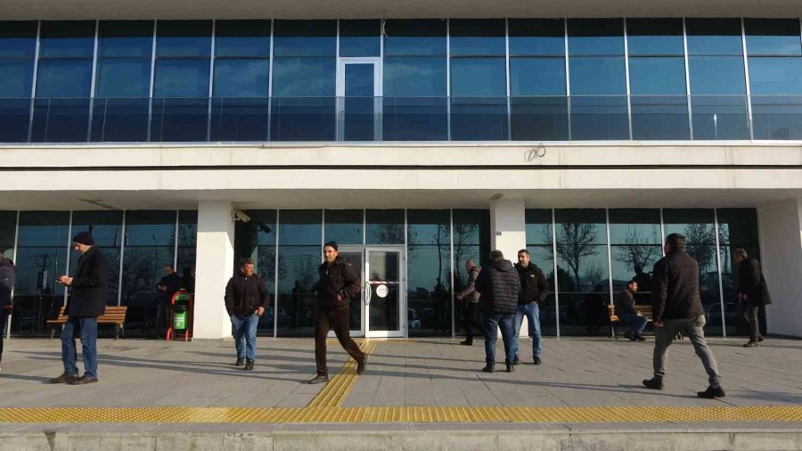 Sgk’nın Önü Eyt’liler İle Doldu