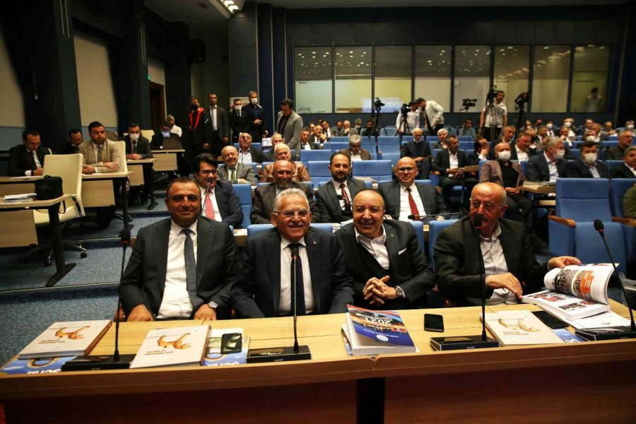 Büyükşehir Meclisi 1 Yılda 771 Gündem Maddesi Görüştü