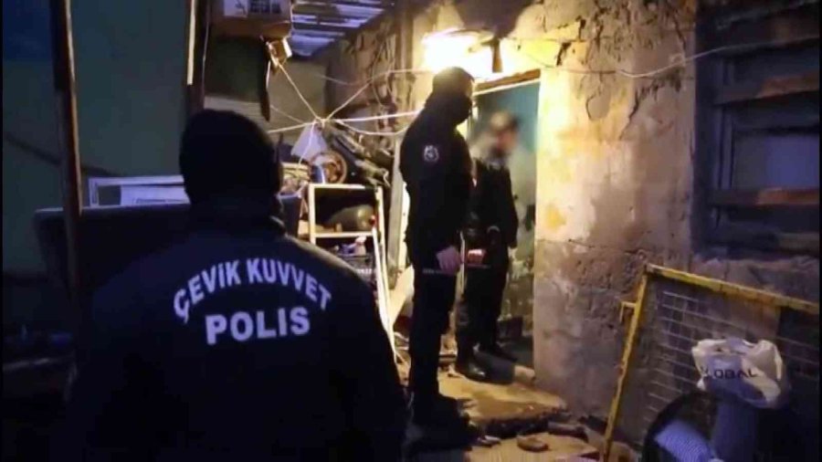 Hırsızlara 110 Polis İle Eş Zamanlı Şafak Operasyonu: 22 Gözaltı