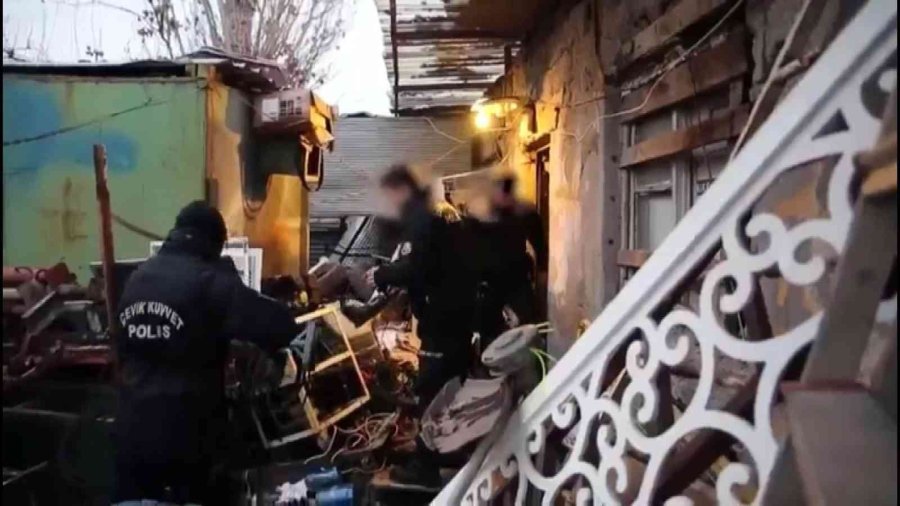 Hırsızlara 110 Polis İle Eş Zamanlı Şafak Operasyonu: 22 Gözaltı