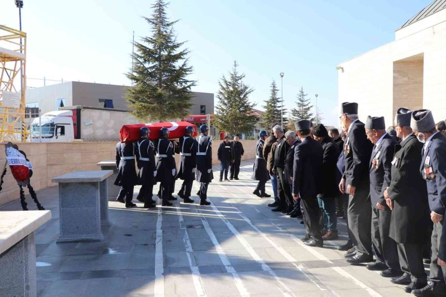 Kıbrıs Gazisi Askeri Törenle Son Yolculuğuna Uğurlandı