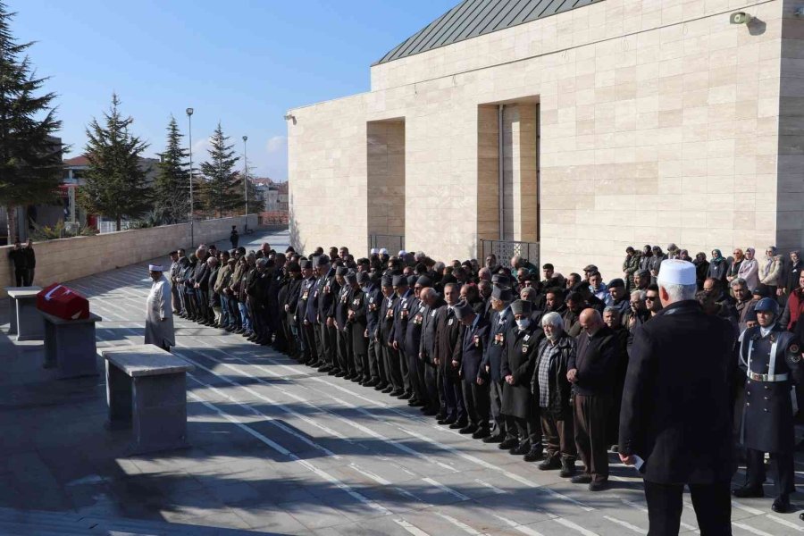Kıbrıs Gazisi Askeri Törenle Son Yolculuğuna Uğurlandı
