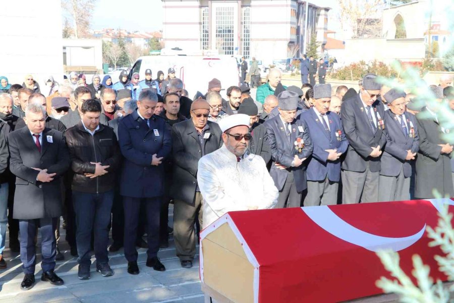 Kıbrıs Gazisi Askeri Törenle Son Yolculuğuna Uğurlandı