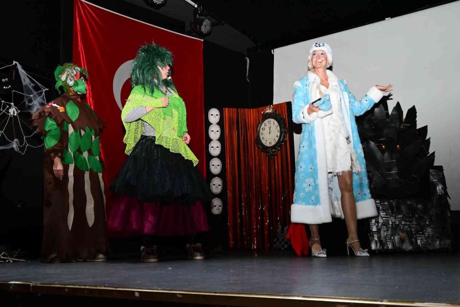 Savaş Mağduru Ukraynalı Çocuklara Tiyatro Gösterisi