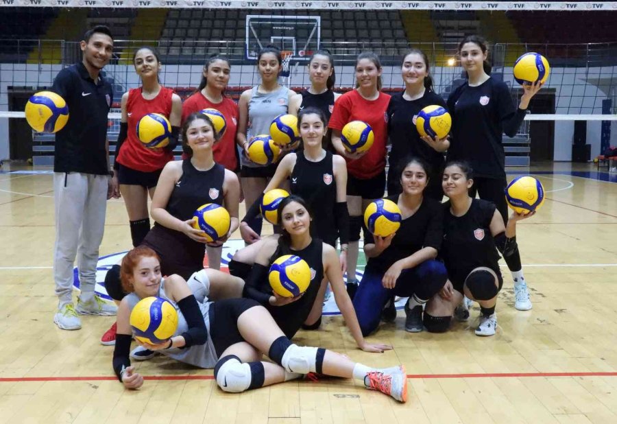 Kepez’in Genç Sultanları Gün Sayıyor