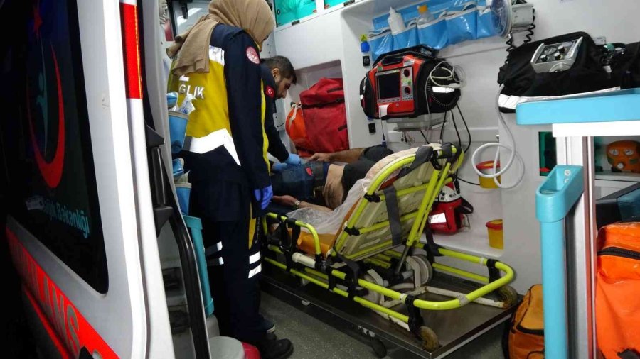 Manavgat Irmağı’na Düşen Alkollü Şahsı İtfaiye Kurtardı