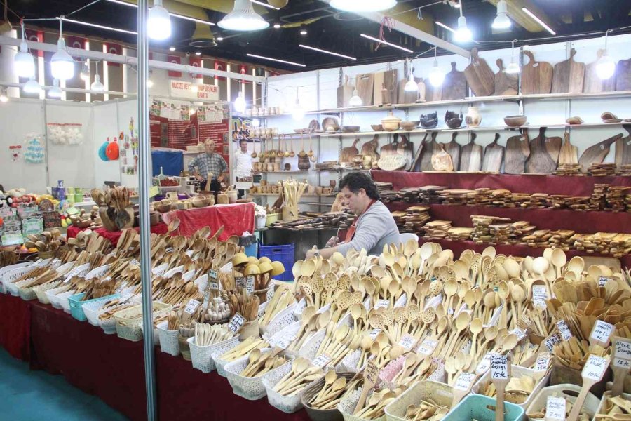 Yeni Yıl Öncesi Büyük Umutlarla Katıldıkları Fuarda Umduklarını Bulamadılar