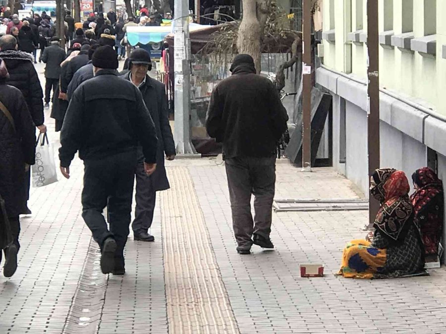 Neşe İçinde Dilencilik