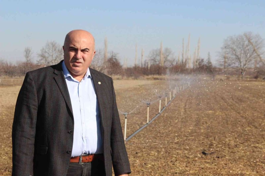 Karaman’da Yağışsız Geçen Günler Çiftçiyi Yeraltı Suyuna Yönlendiriyor