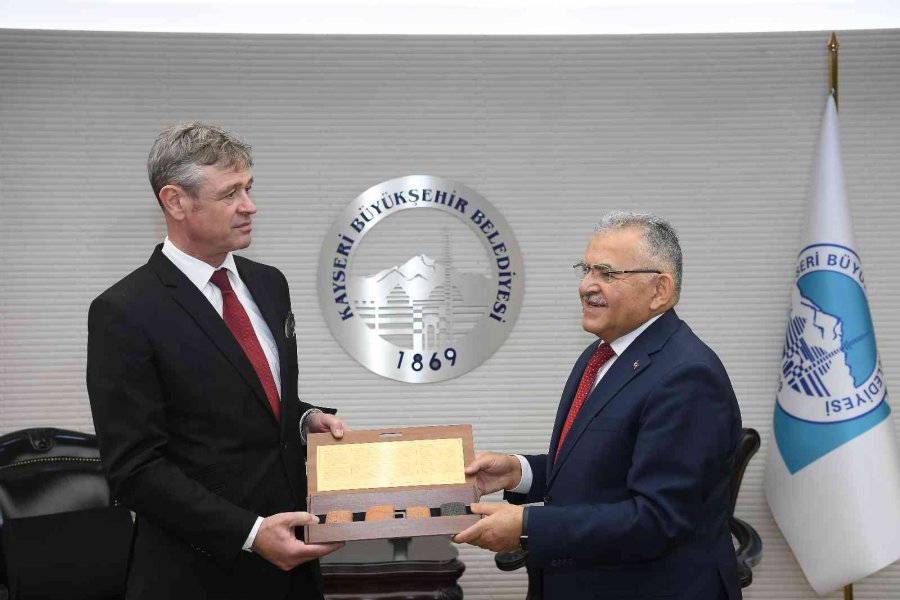 Başkan Büyükkılıç’a 2022’de Devlet Büyüklerinden Takdir Ve Teşekkür