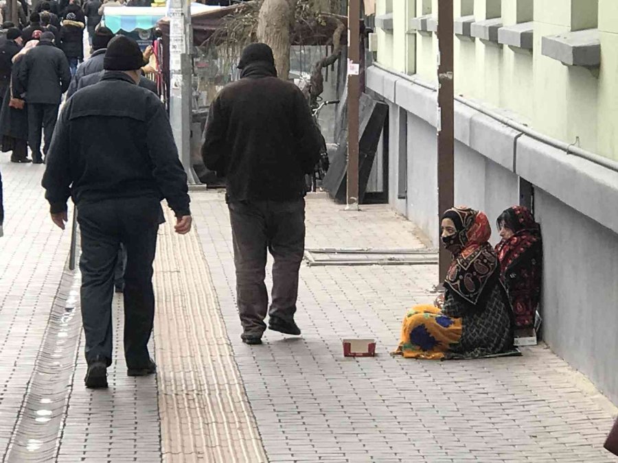 Neşe İçinde Dilencilik