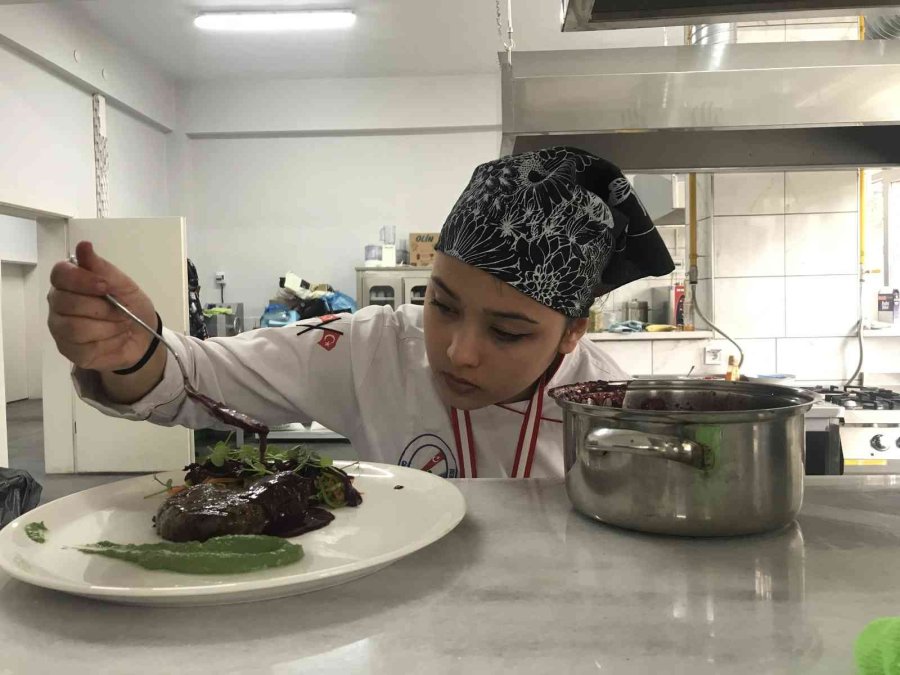 Bir Altın Da Okul Müdüründen