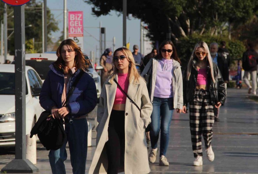 Dünyaca Ünlü Sahilde Yılın Son Yoğunluğu