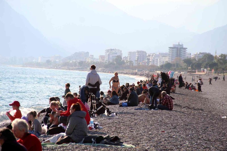 Dünyaca Ünlü Sahilde Yılın Son Yoğunluğu