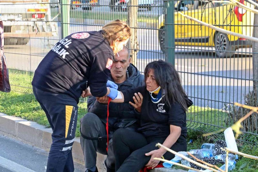 Hurdaya Dönüp 3 Yaralının Çıktığı Otomobilden Sıyrık Dahi Almadan Kurtuldu