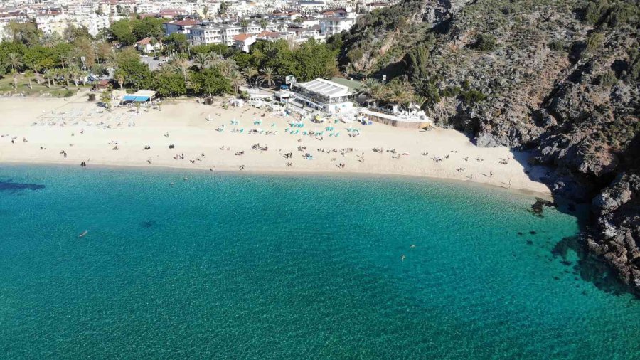 Yılın Son Gününde Alanya’da Sahillerinde Yoğunluk