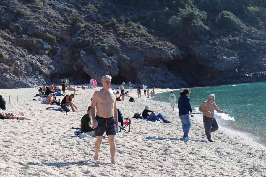 Yılın Son Gününde Alanya’da Sahillerinde Yoğunluk