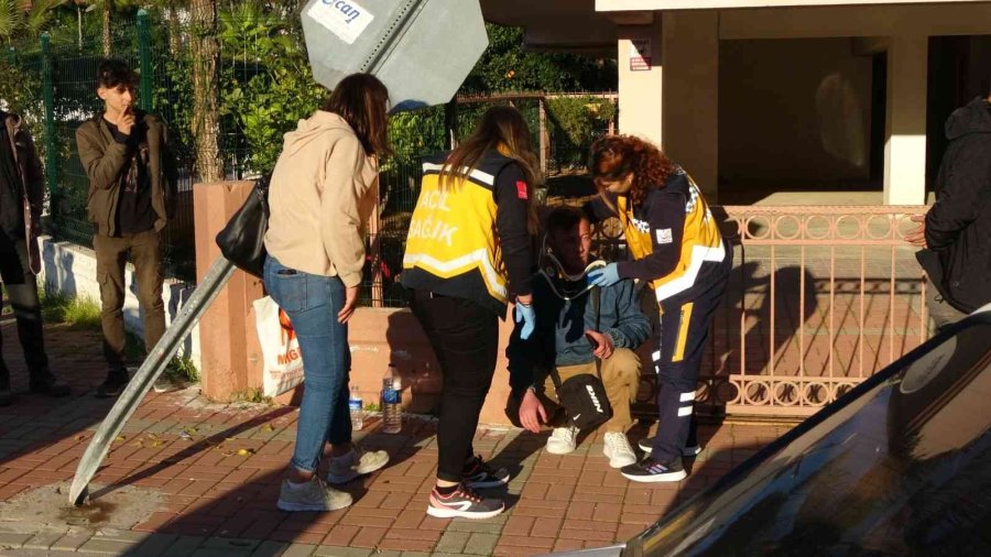 ’dur’ Levhasına Uymayan Otomobil Ortalığı Savaş Alanına Çevirdi:1 Yaralı