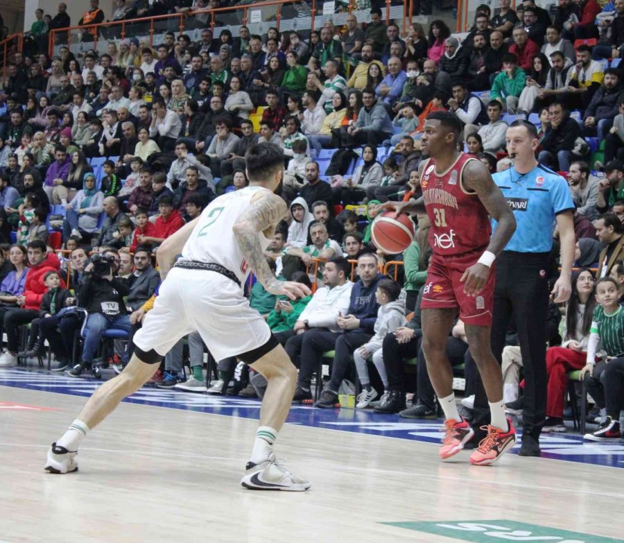 Basketbol Süper Ligi: Konyaspor: 76 - Galatasaray Nef: 73