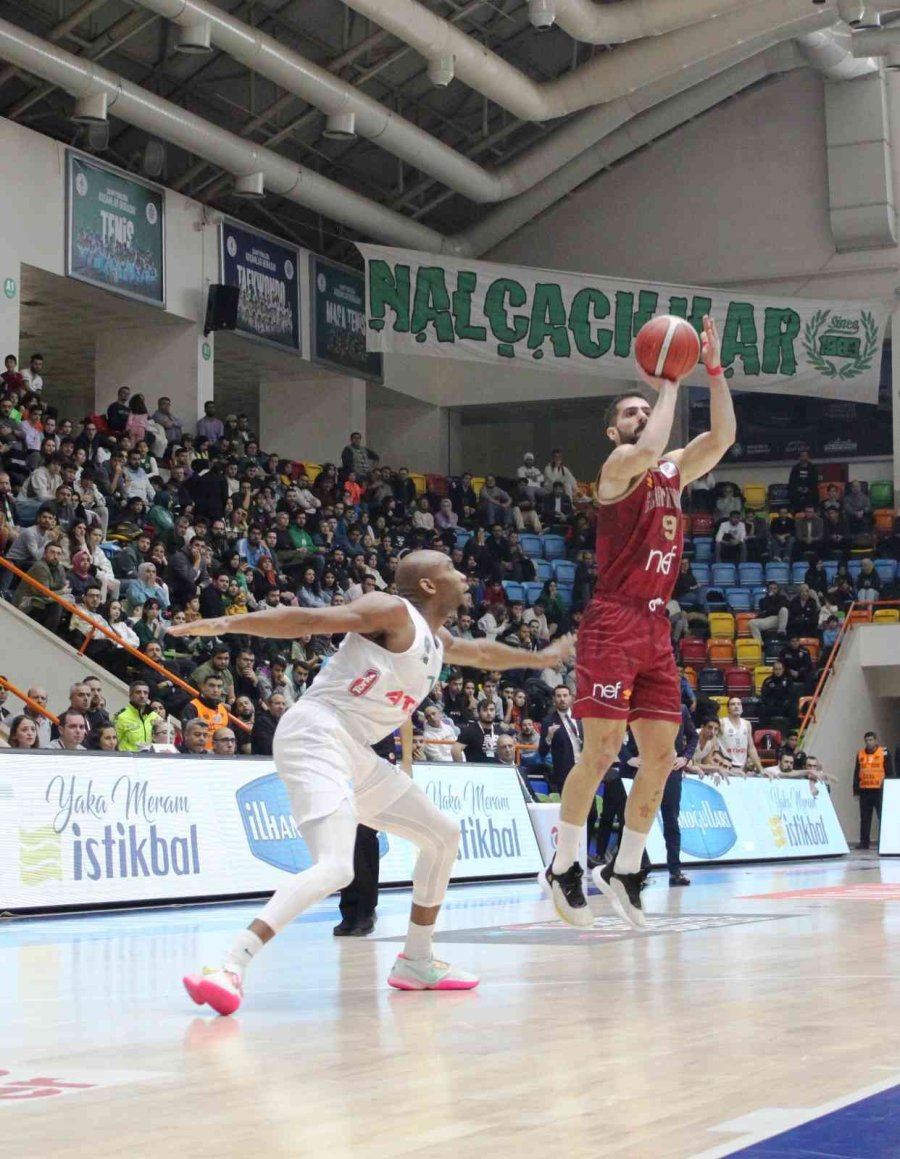 Basketbol Süper Ligi: Konyaspor: 76 - Galatasaray Nef: 73
