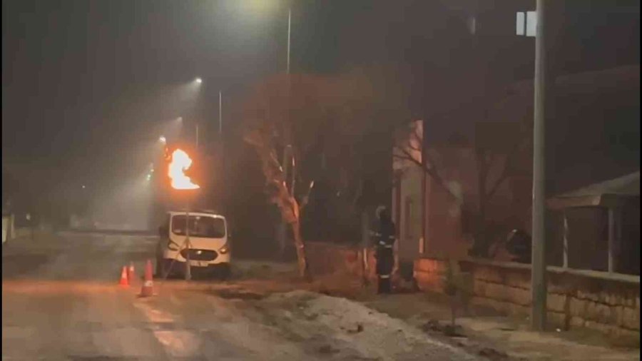 Büyükşehir, Sarıoğlan Ve Akkışla’da Doğalgaz Meşalesini Yaktı