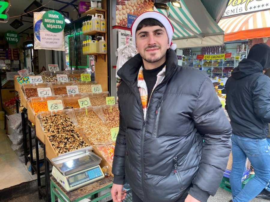 Yılbaşında Kimi İşlere Yetişemiyor Kimi De Geçim Derdinde